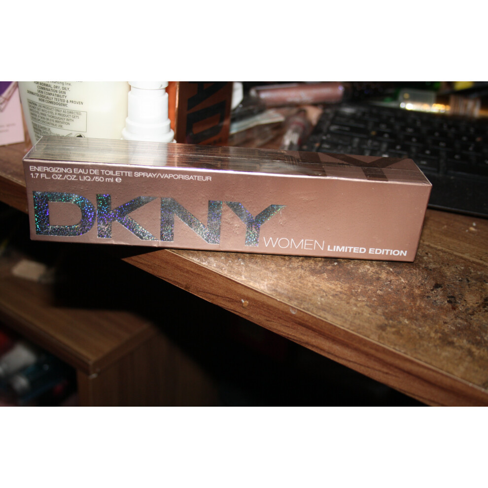 DKNY WOMAN