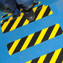 (HAZARD) Conformable Anti Slip Tread Cleats Pre Cut Tiles 150mm x 610mm