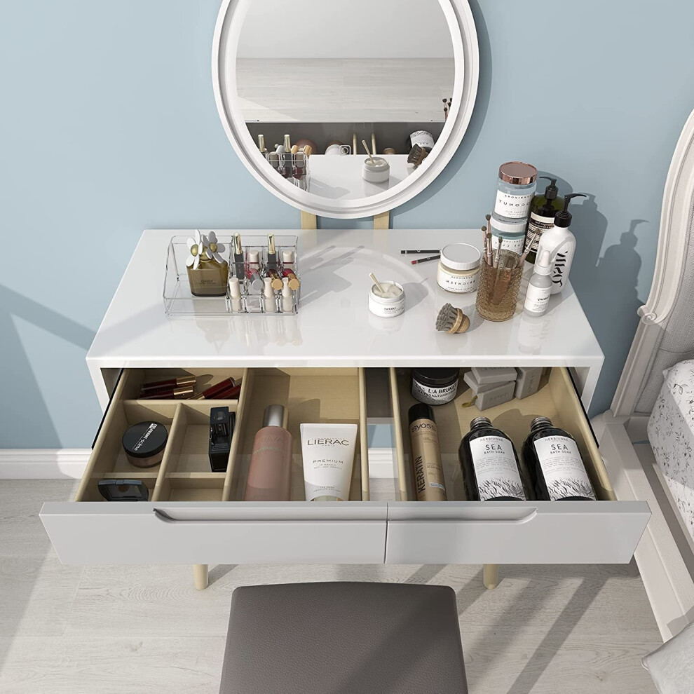 Small vanity table with deals mirror and lights