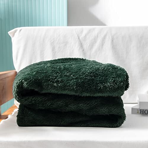 Fuzzy Fleece Throw Blanket, 127x178 CM Sofa Throws, Soft Flannel Throws for Sofa, Forest Green Blanket 1