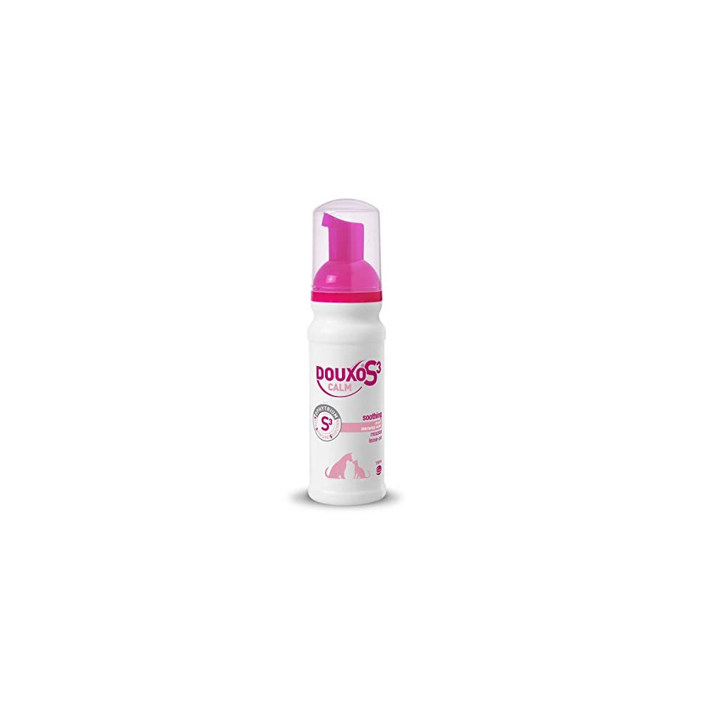 DOUXO S3 CALM - Mousse - Dog & Cat Hygiene - Itchy Irritated Sensitive Skin - Soothes and Hydrates - Hypoallergenic fragrance - Veterinary Recommended