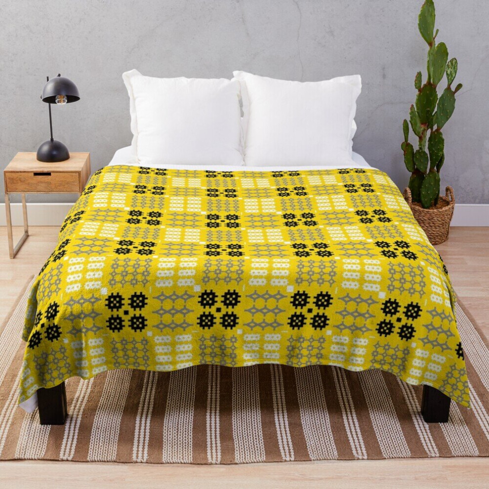 Fleece Throw Blanket Welsh Pattern, Carthen Cymraeg, Cymreig (gold) for Sofa Couch Kids 60 x 50 Inches
