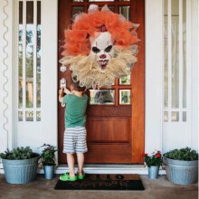 Scary Clown Wreath with Joker Mask - 40cm Front Door Halloween Garland for Indoor Outdoor Decor