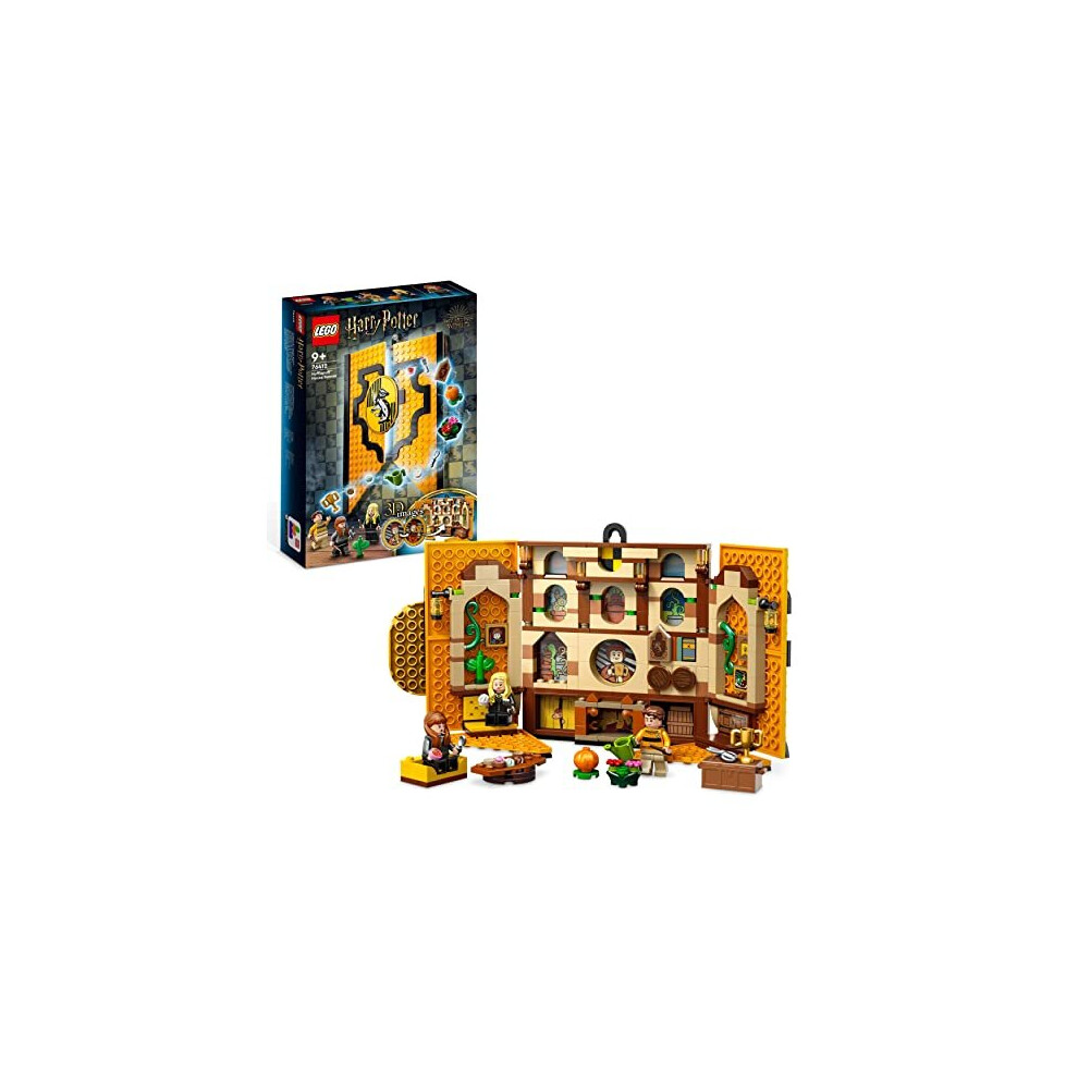 LEGO 76412 Harry Potter Hufflepuff House Banner, Hogwarts Castle Common Room Toy or Wall Decoration, Set with 3 Minifigures and Mandrake 