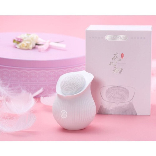 Petal Pucker White Silicone Clitoral Vibrator