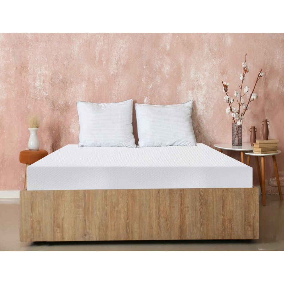 (Double - 135cm (4'6") X 190cm (6'3")) Cool Plus 8" (20cm) Medium Firm Memory Foam Mattress