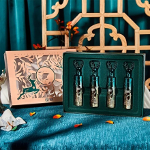 4pcs Matte Lipstick Set Box Moisturizing Nourishing Velvet Carved Lipstick Smudge Proof Colorfast Lipstick Set Gift Christmas Present For Mom Wives An