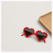 1pc Boys Girls Teen Heart Frame Sun Protection Sunglasses Decorative Accessories For Traveling Party Gift Outdoor Activities