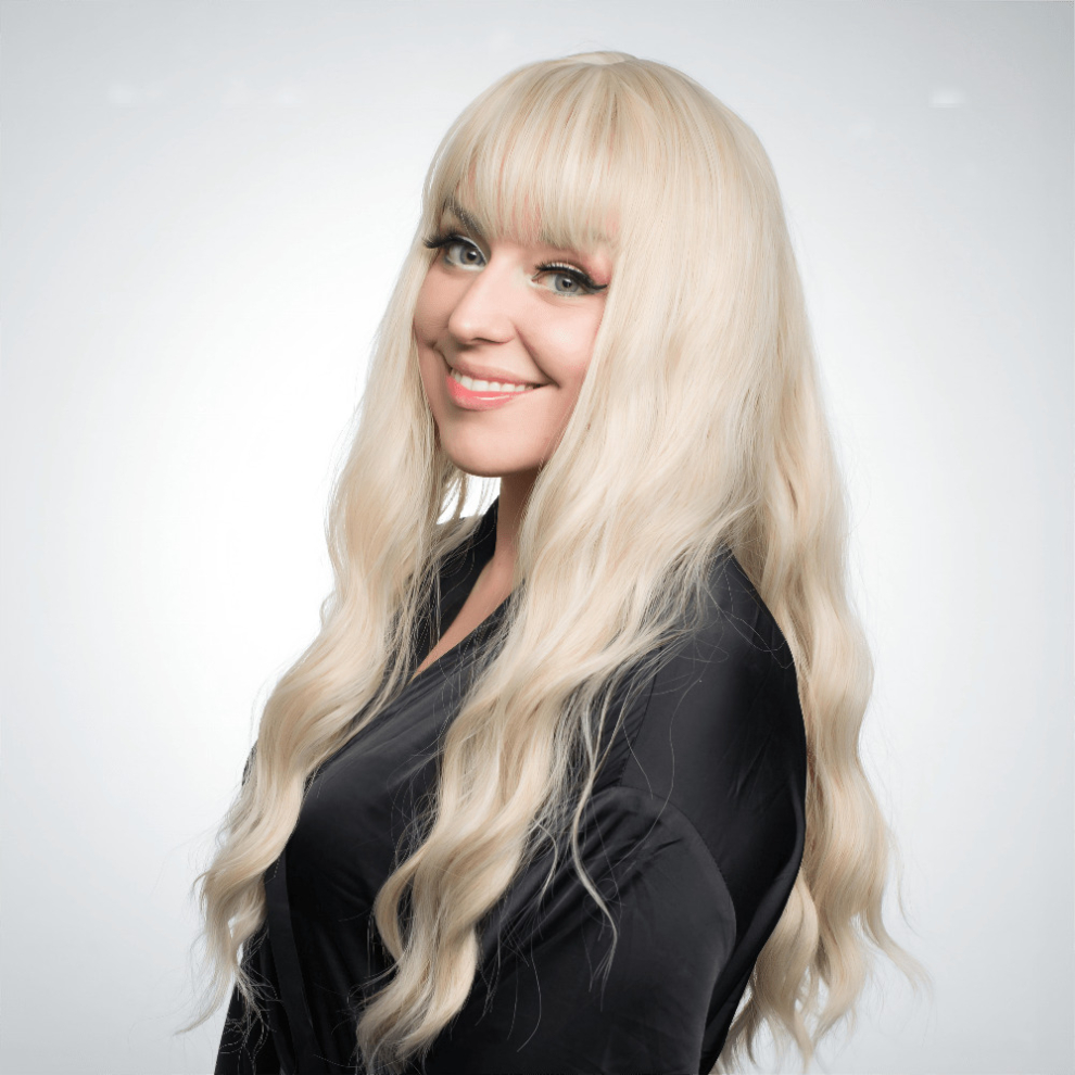 Long Blonde Wig with Fringe Ombre Platinum Synthetic Wavy Wig for Daily and Party Wear