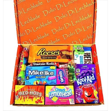 American Sweets Candy Gift Box by Dolci Di Lechlade - Classic USA Chocolate Sweet Reeses, Kool Aid, Nerds, Tootsie - Great for Fathers Day or Thank