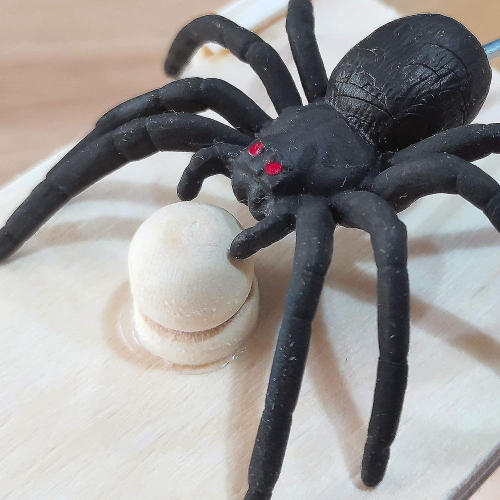 Prank Spider Surprise Box Rubber Spider Prank Box Tricky Spider Wood Box 1