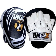 (BLACK / WHITE) Boxing Focus Pads Punching Mitts Punch Curved Pads