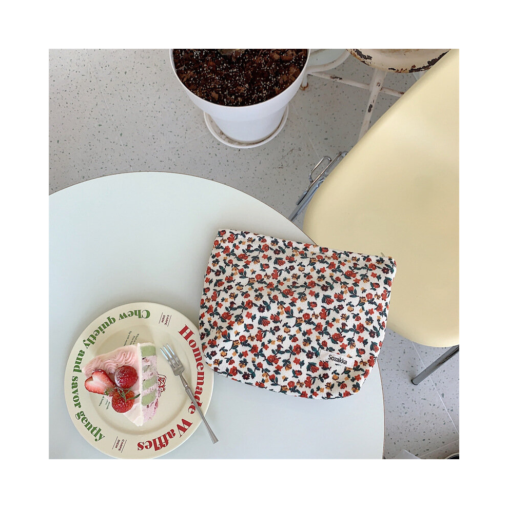 White Vintage Floral Pattern Clutch Makeup Pouch Portable Travel Toiletry Organizer With Zipper Corduroy Material Perfect For Cosmetics And Toiletries
