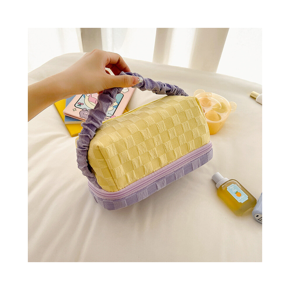 Cream Toast Plaid Pattern Large Storage Bag Cosmetic Organizer Pram Caddy Organizer Large Capacity Makeup Bag
