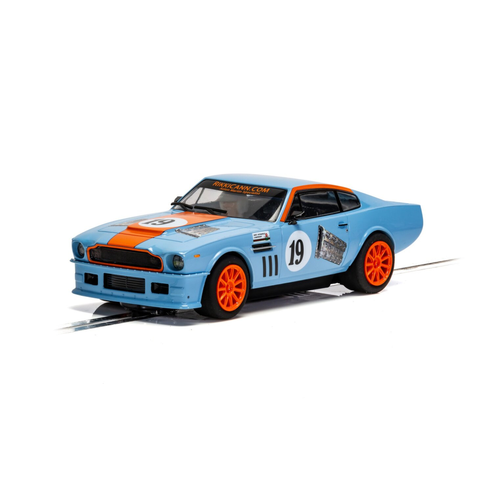 Aston Martin V8 Gulf Edition Rikki Cann Racing