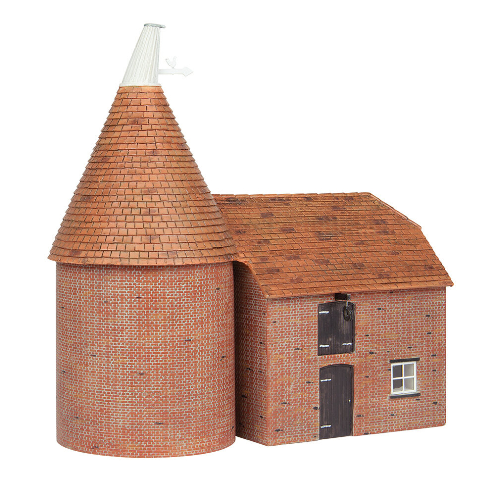Bachmann Scenecraft Oast House (Pre-Built)
