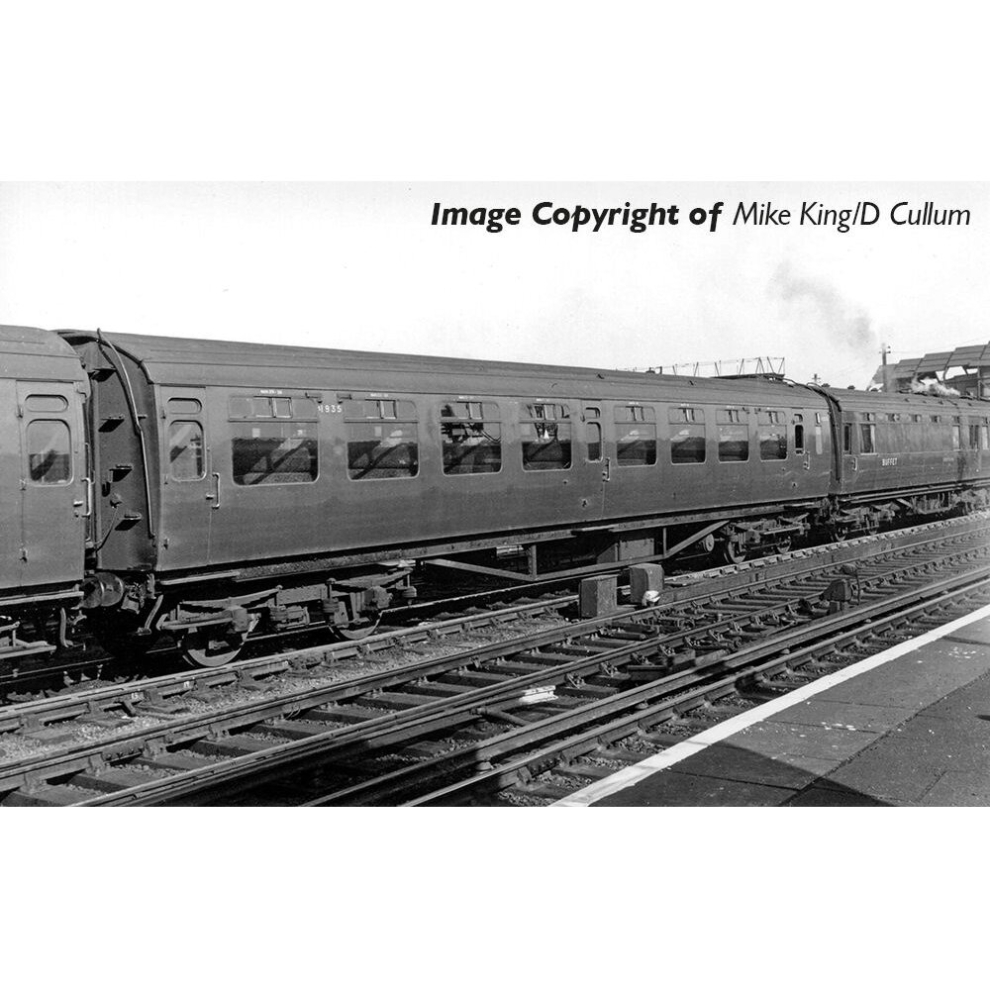 Bulleid Corridor 3rd Class Coach Malachite Green