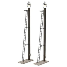 Scenecraft Wooden Post Yard Lamps 2pcs (Pre-Built)