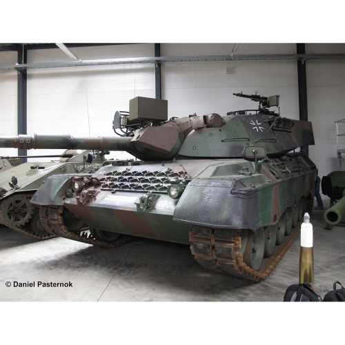 Revell German Leopard 1 A1A1/A1A4 Gift Set (1:35 Scale)
