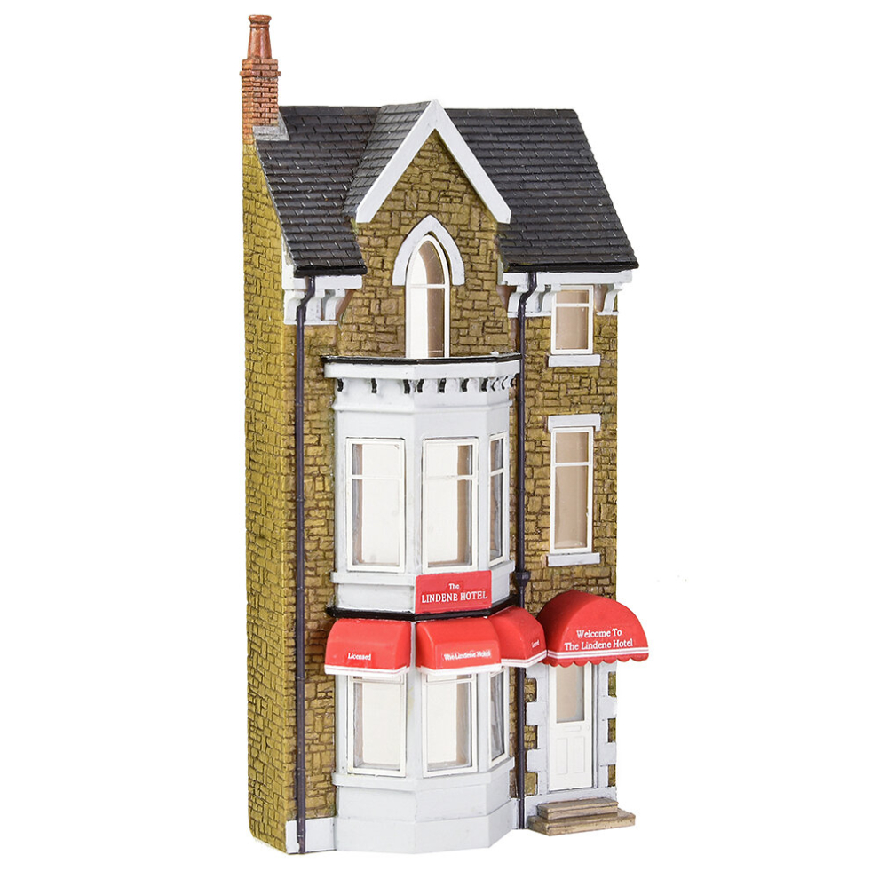 Bachmann Scenecraft Low Relief Lindene Hotel (Pre-Built)