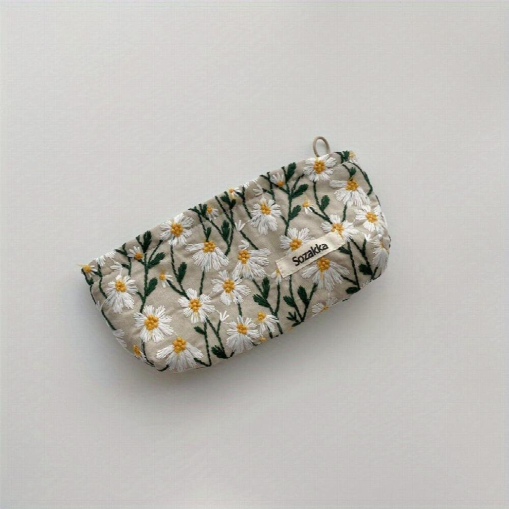 Multicoloured 1Pc Daisy Embroidered Cosmetic Bag Roomy Travel Toiletry Case For Girls And Women