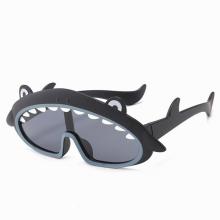 Cartoon Shark Kids Sunglasses Boys Girls Children Sun Glasses Polarized Outdoor UV Protection Silicone Glasses for Car