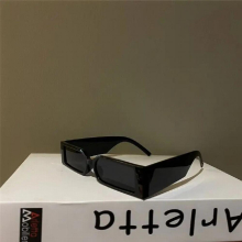 Retro Small Rectangle Sunglasses UV400 Shades Punk Sun Glasses Street Summer Eyewear for Women Men