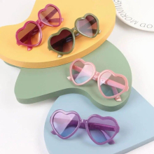 Heart Sunglasses Children Retro Love Girls UV400 Protection Glasses Shaped Baby Sunglasses Heart Boys Eyewear M4X5