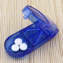 1Pc Pill Cutter Medicine Box Pill Cutting Splitter Drugs Tablet Cutter Divider Portable Storage Case Pill Box Pill Case Splitter