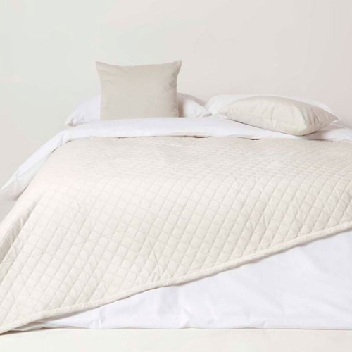 Homescapes (Cream) Diamond Quilted Velvet Throw