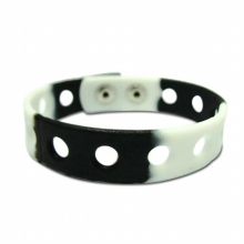 1pcs 17Colors Soft Silicone Bracelets Kid Wristband fit Shoe Charms Shoe Buckle Kid party Gift Jewelry