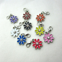 Hot Selling 30pcs Enamel Mix Daisy Dangle Charms Hanging Charms DIY Bracelets Pendants Jewelry Accessory Charms