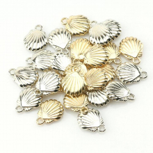 50pcs Color/Silver Plastic Scallop Shell Shape Pendant Necklace Bracelet Jewelry Making Backpack Art Pendant