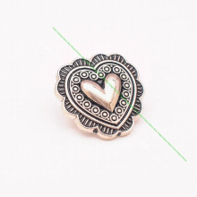 27Mm Flower Engraved Silver Sweet Love Heart Western Conchos Shank Sewing Buttons For Diy Leathercraft Jewellery Accessories
