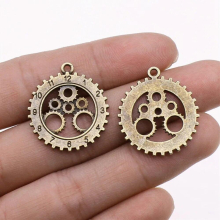 60pcs Charm Punk Gear Mechanical Clock Watch 28x25mm Antique Bronze Silver Pendants Making DIY
