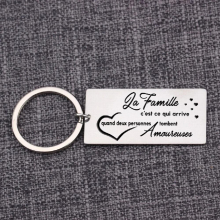 Stainless Steel Jewelry Keychain Trinkets Engrave La Famille ?est ce qui arrive quand deux personnes tombent Amoureuses