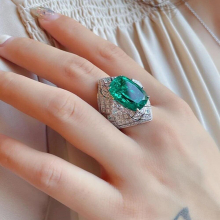 Advanced Women Rings Emerald Ring Female Bright Zircon Jewelry Personality Girls Holiday Gift Party