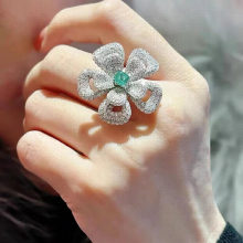 Big Flower Lab Emerald Diamond Ring 925 sterling silver Party Wedding band Rings for Women Bridal Promise Engagement Jewelry
