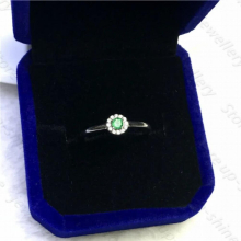 Womens ring natural emerald ring 925 silver fresh and lovely