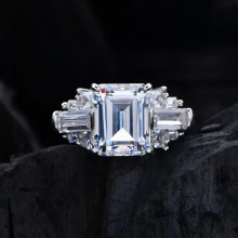 Hot In Europe and America 8 * 10mm Emerald Cutting High Carbon Diamond S925 Silver Ring Female Jewelry