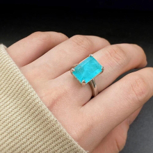 Advanced Women Rings Emerald Ring Female Jewelry Lady Brilliant Zircon Girl Gift Party