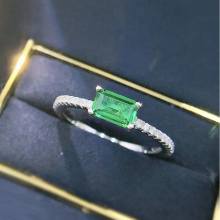 4 * 6 Emerald Single Advanced Diamond Versatile Style Proposal Ring Ring for Women