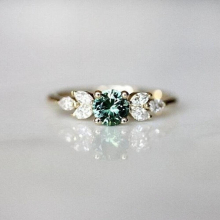 Classic Colors Emerald Ring for Women Gorgeous Metal Inlaid Stones Flower Engagement Wedding Ring Jewelry