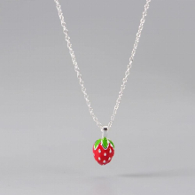 Sweet Strawberry Pendant Necklace Creative Womens Clavicle Chain Jewelry Girl Accessories Gift