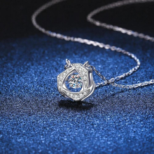 925 Silver 0.3 Excellent Cut Pass Diamond Test D Moissanite Moving Rose Pendant Necklace for Girls Fine Jewelry