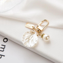 Girls Women Heart Shell Pendant Keychain Letter Label Pearls Key Chain Handbag Hanging Pendant Keyring