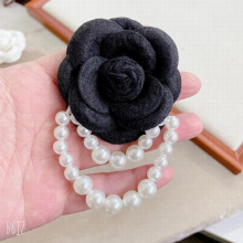 Women Wool Scarf Buckle Fabric Corsage Pin Camellia Tassel Pearl Brooch H1293