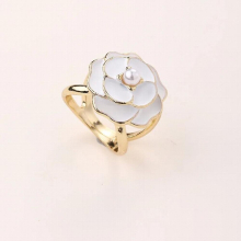French Retro Camellia Flower Scarf Ring Pearl Silk Scarves Shawl Enameled Brooches Knotter Versatile Buckle Clothing Accessories