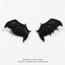 Devil Wing Hair Clip Women Halloween Gift Retro Punk Bat Hair Accessories For Girls Gothic Jewelry Tiaras Pin