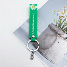 50pcs/lot Accessories Women Keychains Daisy PVC Soft Glue Key Ring For Girls Bag Pendant Ornament